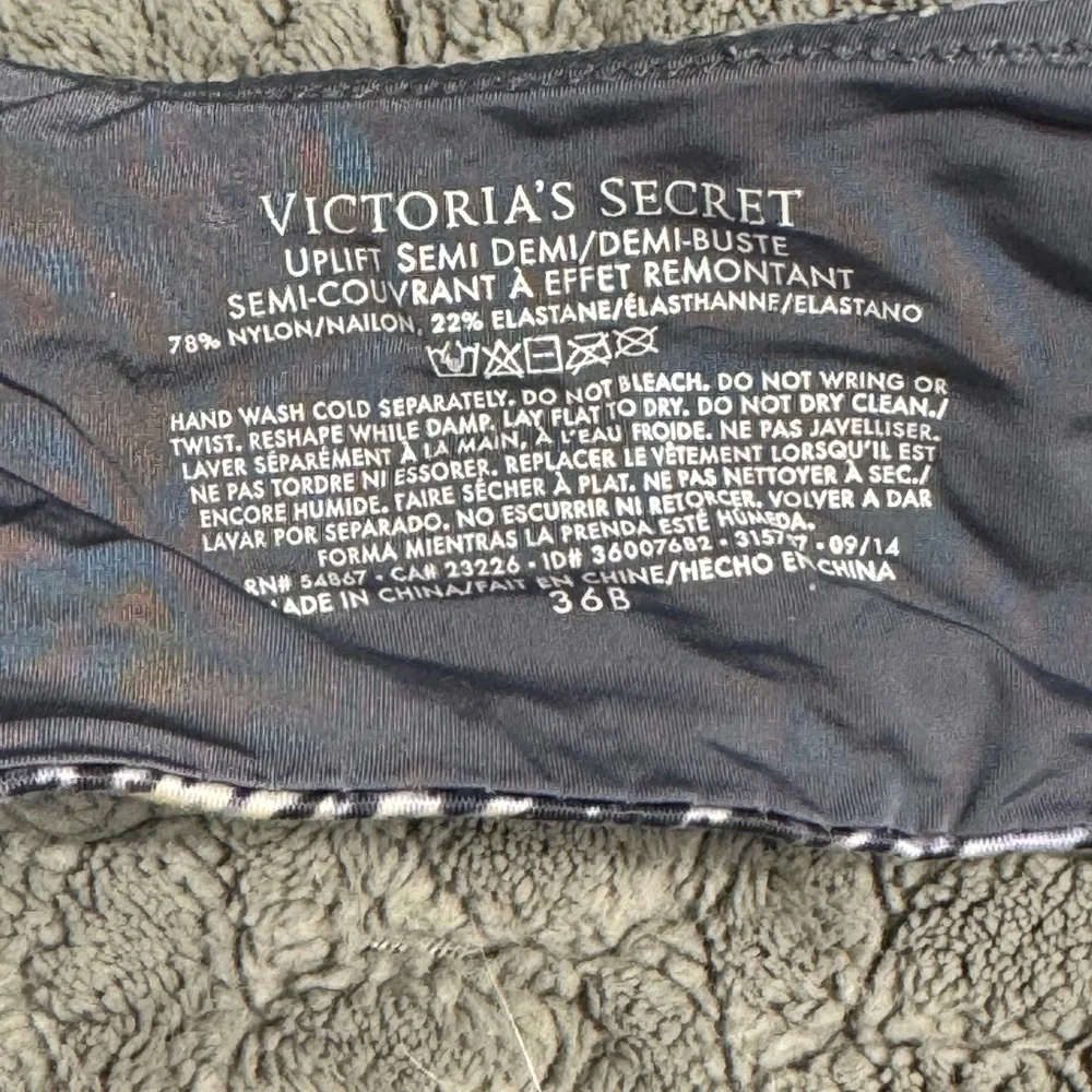 Victoria Secret Grey/White Uplift Semi Demi 36B - Picture 4 of 4